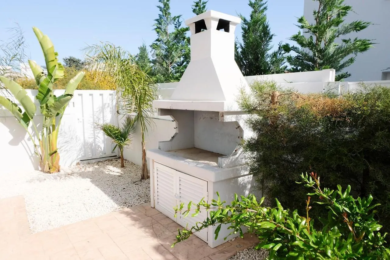 Nissini Blanco, 3 Bedroom Villa With Private Pool, 5 Min To The Beach Ayia Napa 0*,  Kypr