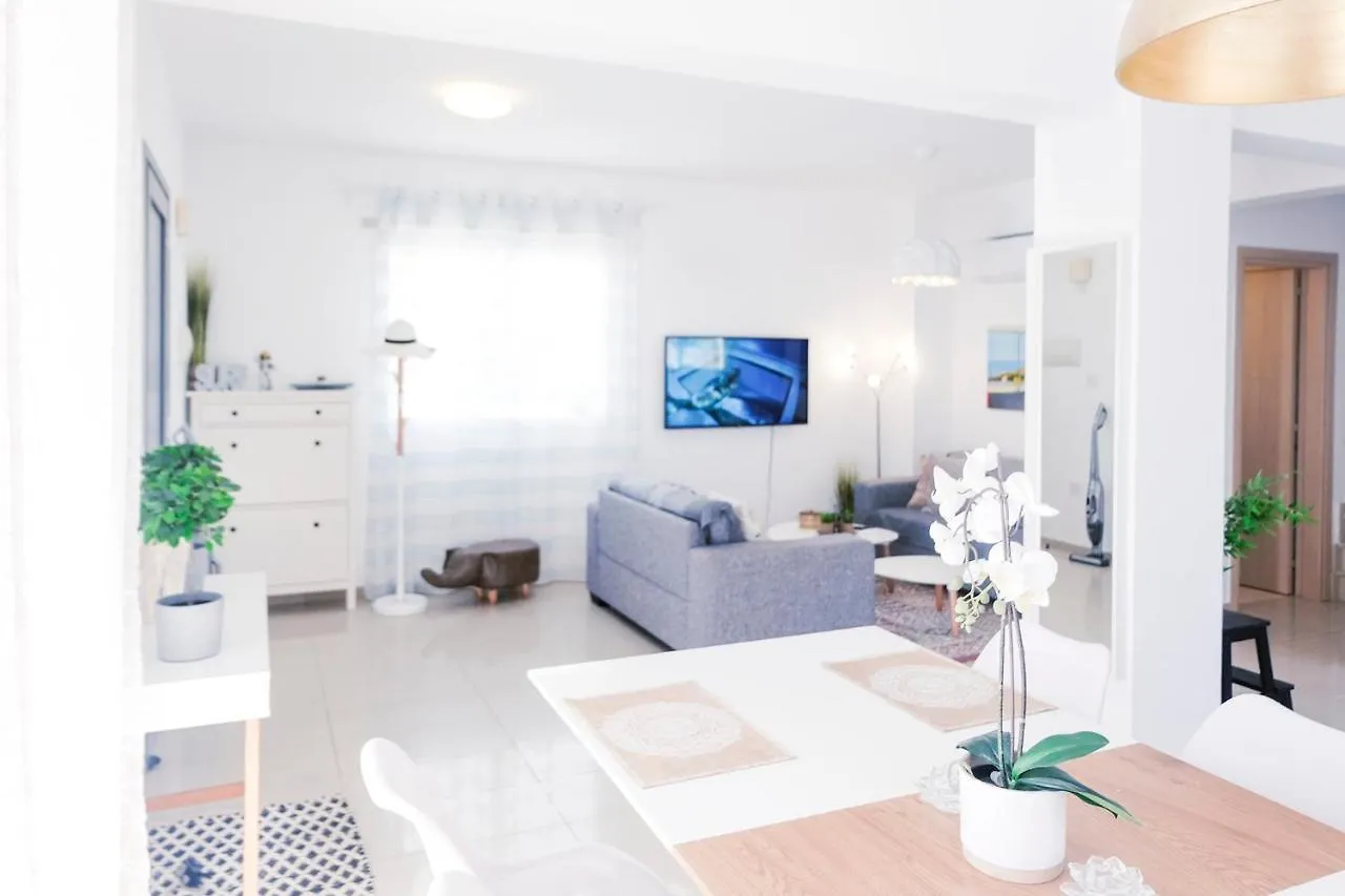 Nissini Blanco, 3 Bedroom Villa With Private Pool, 5 Min To The Beach Ayia Napa